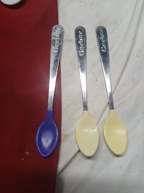 Gerber Stainless Handle Baby Spoons - Purple and Cream Mix